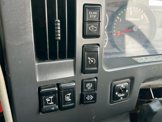 増トン車★3軸2デフ★11トン積載★KYB製・8.9立米★ワンオーナー|中古トラックの販売・買取・査定のアイナビ