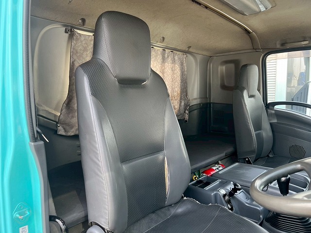 増トン車★3軸2デフ★11トン積載★KYB製・8.9立米★ワンオーナー|中古トラックの販売・買取・査定のアイナビ