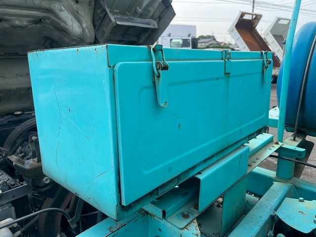 増トン車★3軸2デフ★11トン積載★KYB製・8.9立米★ワンオーナー|中古トラックの販売・買取・査定のアイナビ