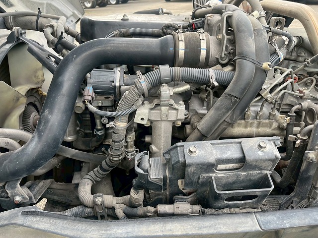 増トン車★3軸2デフ★11トン積載★KYB製・8.9立米★ワンオーナー|中古トラックの販売・買取・査定のアイナビ