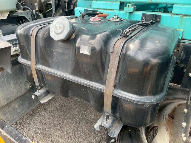 増トン車★3軸2デフ★11トン積載★KYB製・8.9立米★ワンオーナー|中古トラックの販売・買取・査定のアイナビ