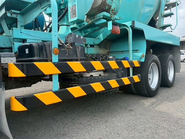 増トン車★3軸2デフ★11トン積載★KYB製・8.9立米★ワンオーナー|中古トラックの販売・買取・査定のアイナビ