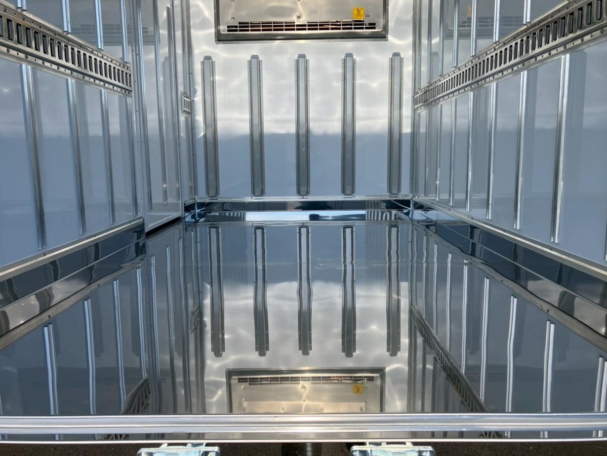 ☆未使用車 標準/10尺 低温-30℃設定 サイドガードアシス|中古トラックの販売・買取・査定のアイナビ