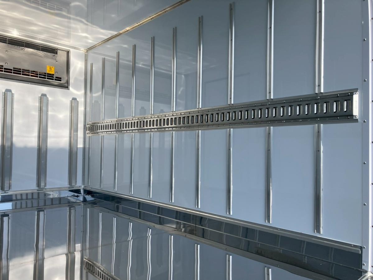 ☆未使用車 標準/10尺 低温-30℃設定 サイドガードアシス|中古トラックの販売・買取・査定のアイナビ