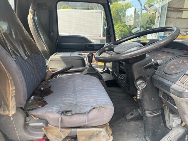 H18フォワード 2.9t3段クレーンラジコンフックイン|中古トラックの販売・買取・査定のアイナビ