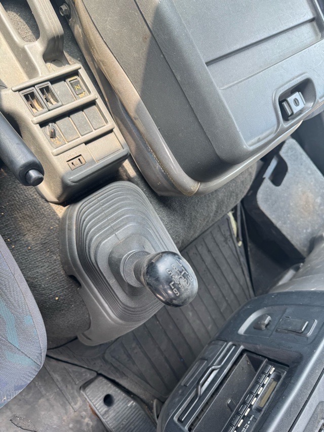 H18フォワード 2.9t3段クレーンラジコンフックイン|中古トラックの販売・買取・査定のアイナビ