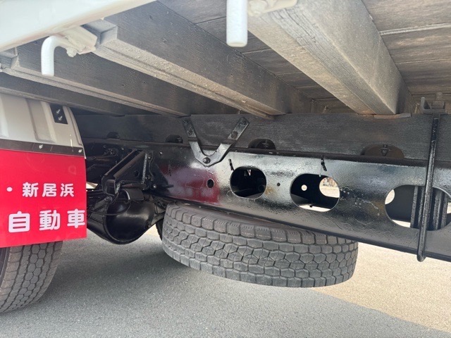 H18フォワード 2.9t3段クレーンラジコンフックイン|中古トラックの販売・買取・査定のアイナビ