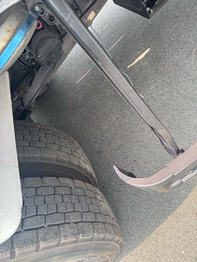 H18フォワード 2.9t3段クレーンラジコンフックイン|中古トラックの販売・買取・査定のアイナビ