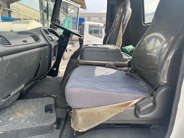 H18フォワード 2.9t3段クレーンラジコンフックイン|中古トラックの販売・買取・査定のアイナビ