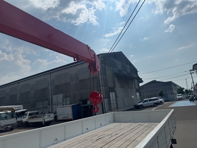 H18フォワード 2.9t3段クレーンラジコンフックイン|中古トラックの販売・買取・査定のアイナビ