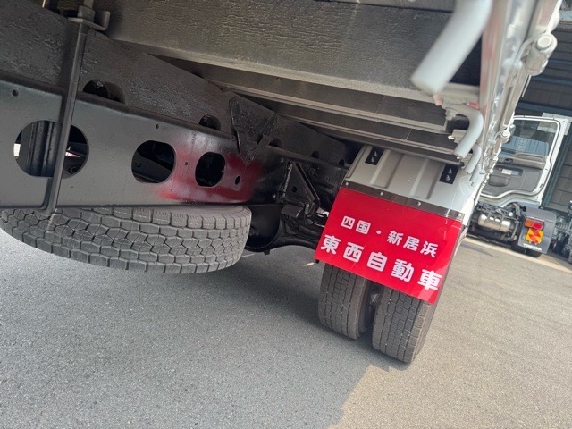 H18フォワード 2.9t3段クレーンラジコンフックイン|中古トラックの販売・買取・査定のアイナビ