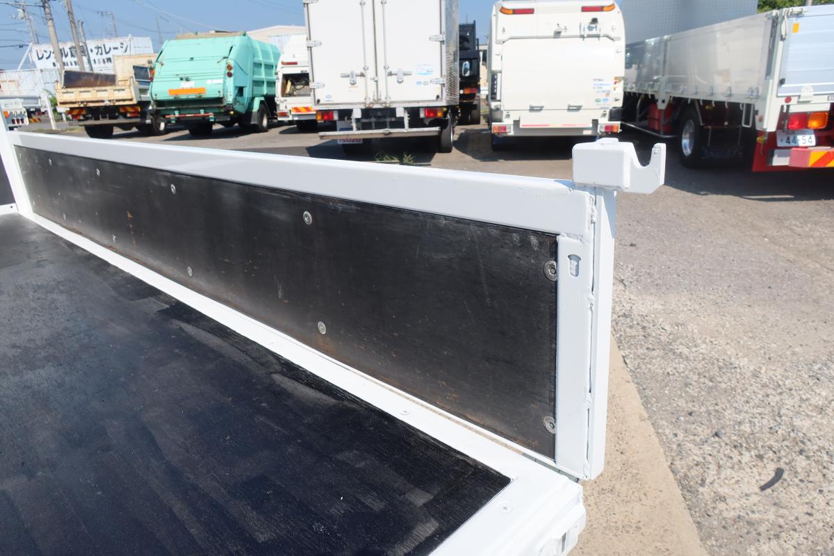 10尺平ボディー スイングゲート付き 積載2000kg|中古トラックの販売・買取・査定のアイナビ