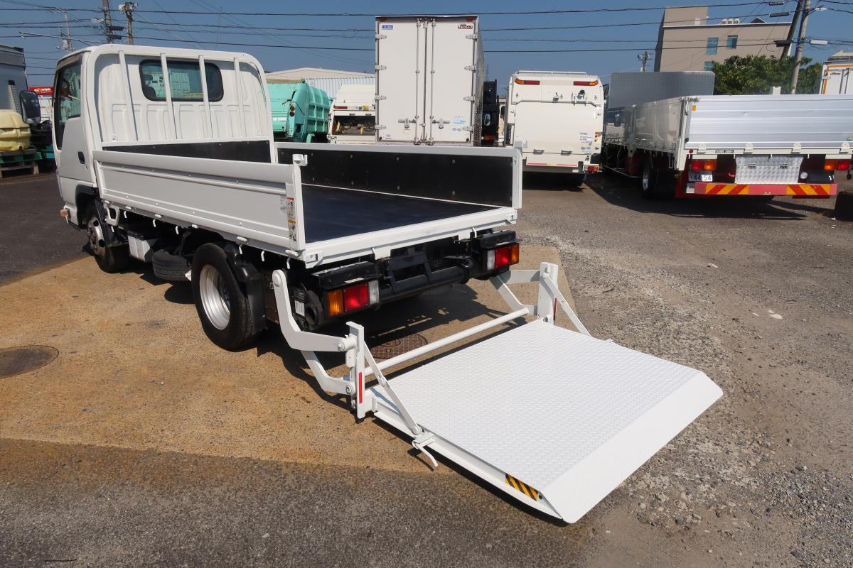 10尺平ボディー スイングゲート付き 積載2000kg|中古トラックの販売・買取・査定のアイナビ