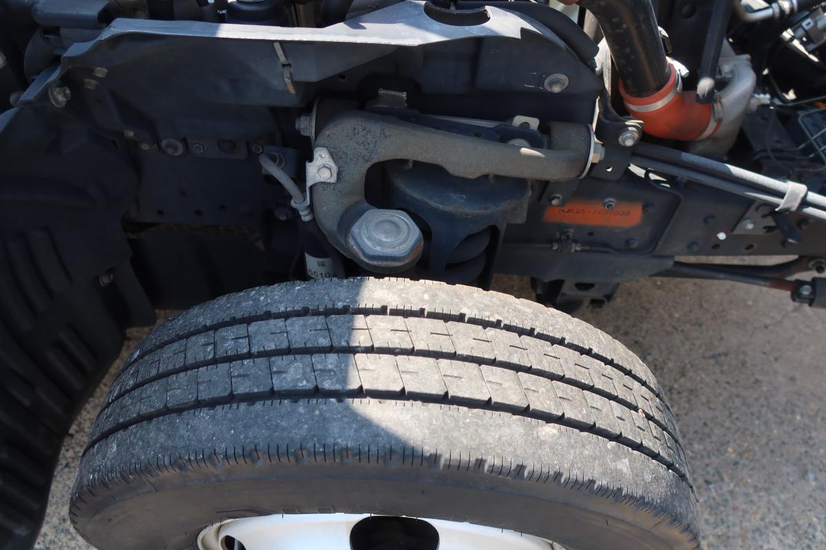 10尺平ボディー スイングゲート付き 積載2000kg|中古トラックの販売・買取・査定のアイナビ