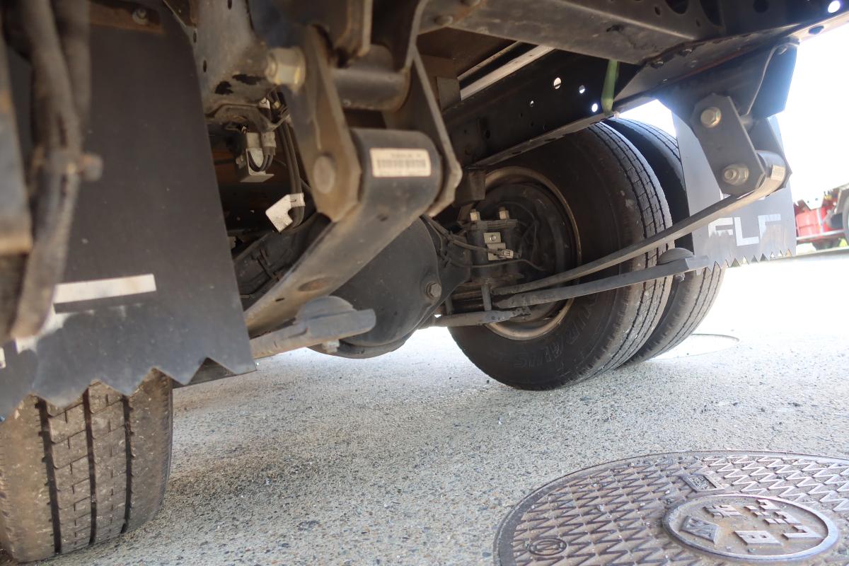 10尺平ボディー スイングゲート付き 積載2000kg|中古トラックの販売・買取・査定のアイナビ