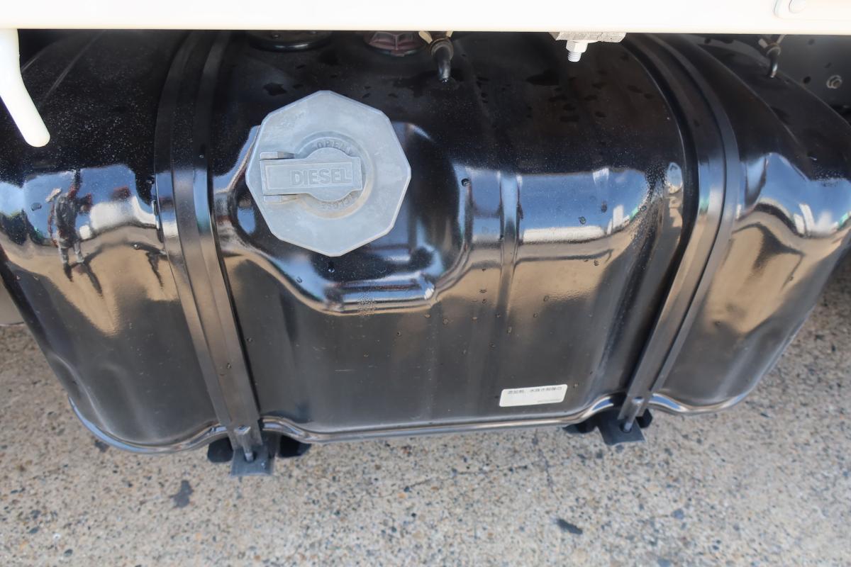 10尺平ボディー スイングゲート付き 積載2000kg|中古トラックの販売・買取・査定のアイナビ