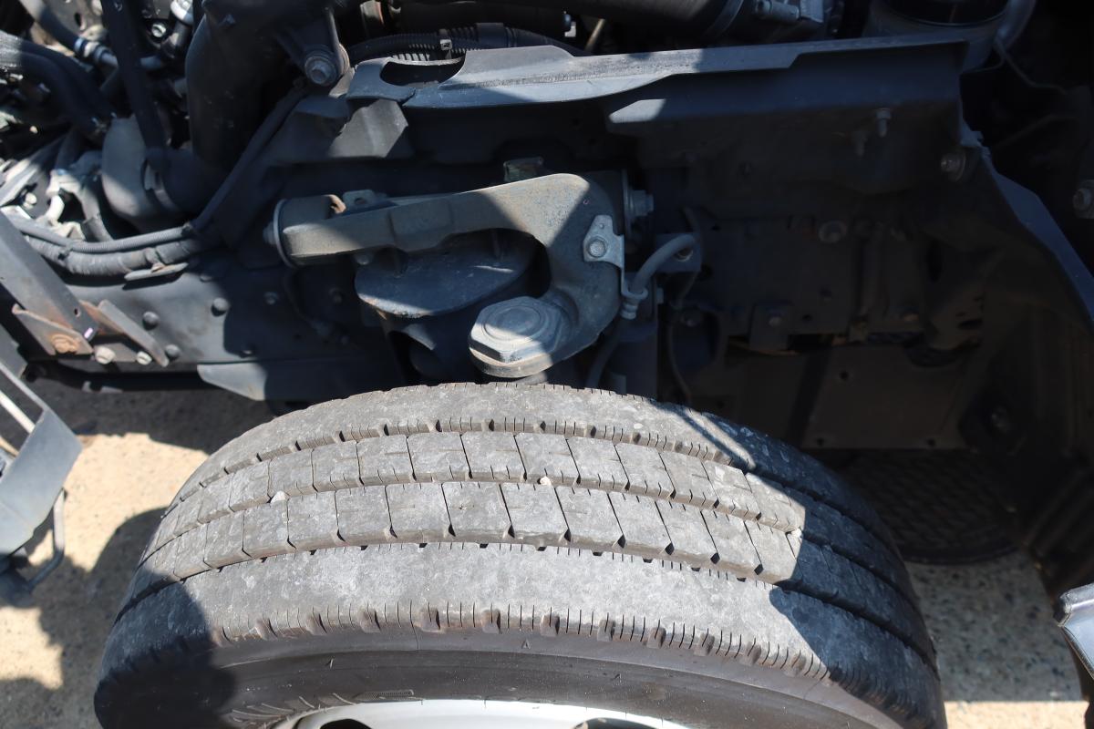 10尺平ボディー スイングゲート付き 積載2000kg|中古トラックの販売・買取・査定のアイナビ