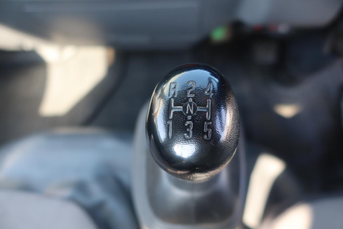 10尺平ボディー スイングゲート付き 積載2000kg|中古トラックの販売・買取・査定のアイナビ