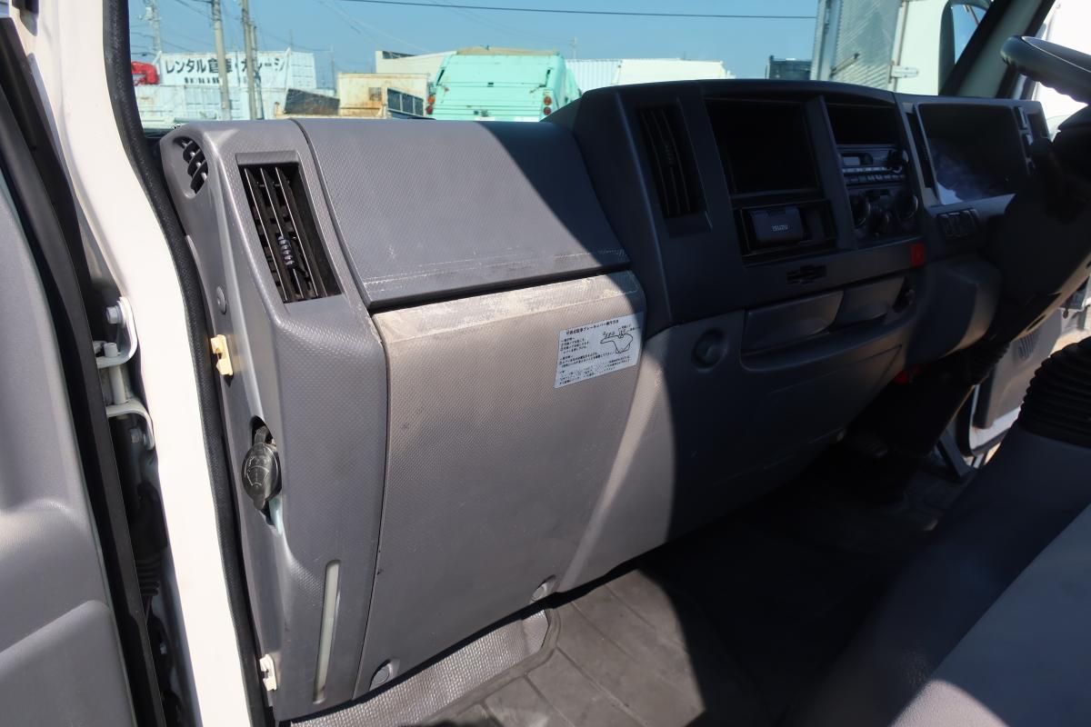 10尺平ボディー スイングゲート付き 積載2000kg|中古トラックの販売・買取・査定のアイナビ