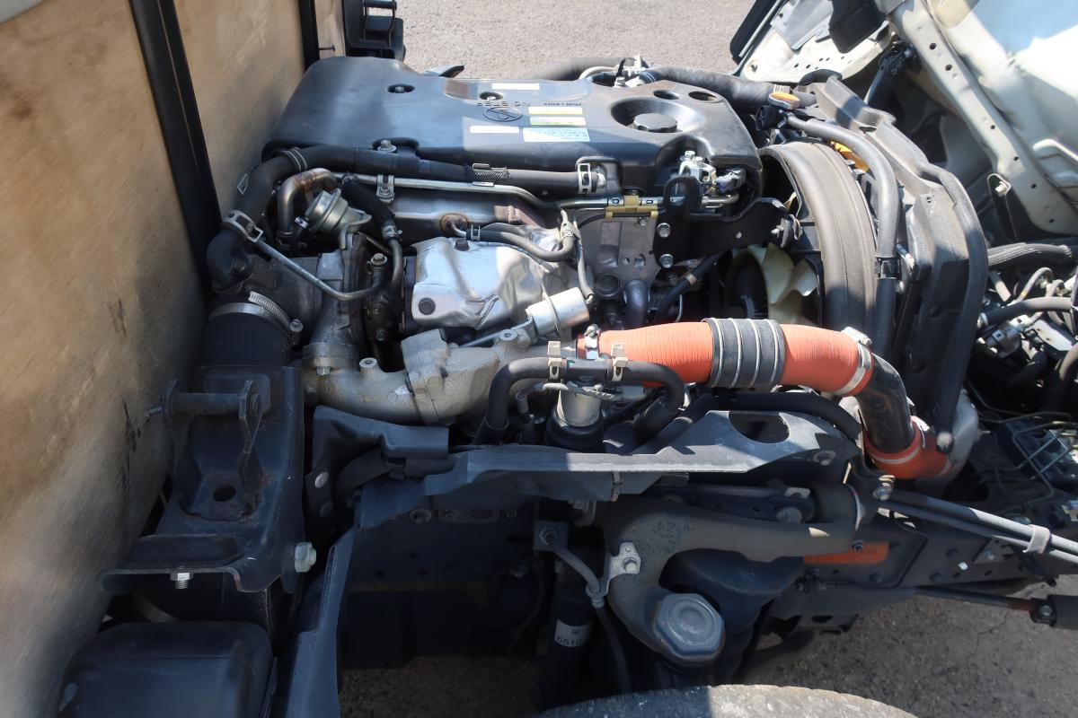 10尺平ボディー スイングゲート付き 積載2000kg|中古トラックの販売・買取・査定のアイナビ