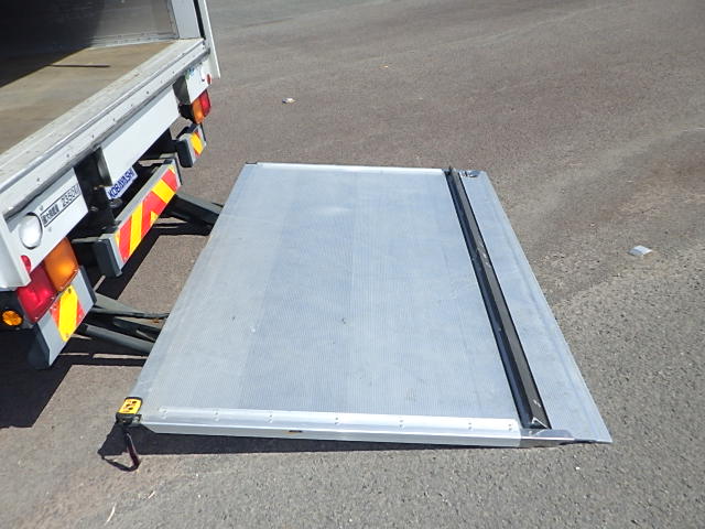 いすゞ 令和1年式 跳ね上げゲート付 4tウィング|中古トラックの販売・買取・査定のアイナビ