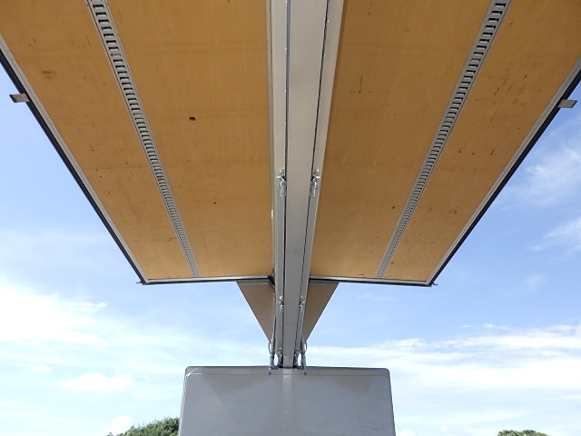 いすゞ 令和1年式 跳ね上げゲート付 4tウィング|中古トラックの販売・買取・査定のアイナビ