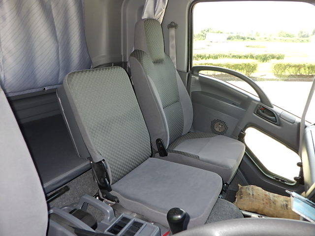 いすゞ 令和1年式 跳ね上げゲート付 4tウィング|中古トラックの販売・買取・査定のアイナビ