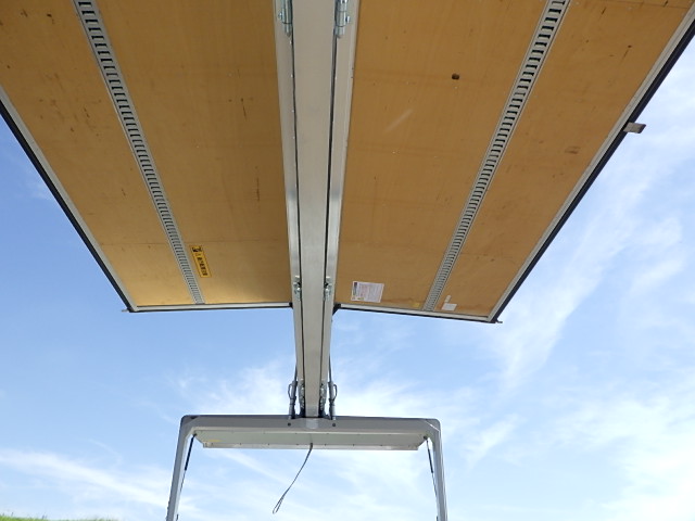 いすゞ 令和1年式 跳ね上げゲート付 4tウィング|中古トラックの販売・買取・査定のアイナビ