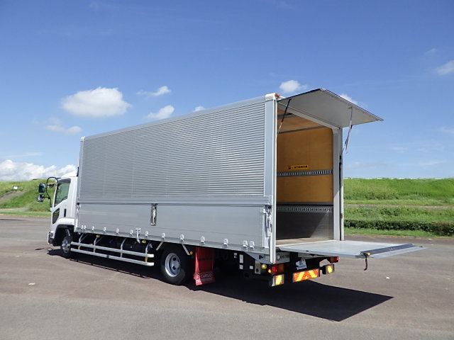 いすゞ 令和1年式 跳ね上げゲート付 4tウィング|中古トラックの販売・買取・査定のアイナビ