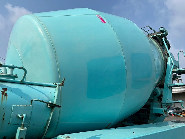 増トン★11トン積載★3軸2デフ★KYB製・8.9立米★ワンオーナー|中古トラックの販売・買取・査定のアイナビ