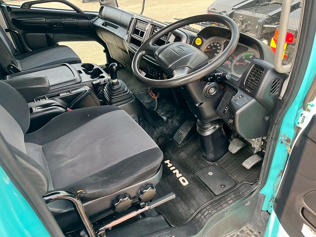 増トン★11トン積載★3軸2デフ★KYB製・8.9立米★ワンオーナー|中古トラックの販売・買取・査定のアイナビ