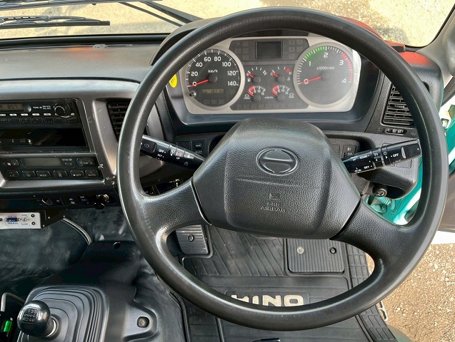 増トン★11トン積載★3軸2デフ★KYB製・8.9立米★ワンオーナー|中古トラックの販売・買取・査定のアイナビ