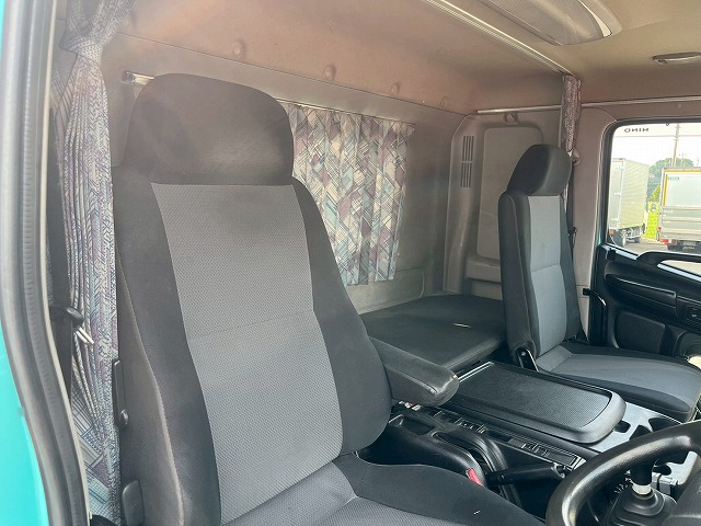 増トン★11トン積載★3軸2デフ★KYB製・8.9立米★ワンオーナー|中古トラックの販売・買取・査定のアイナビ