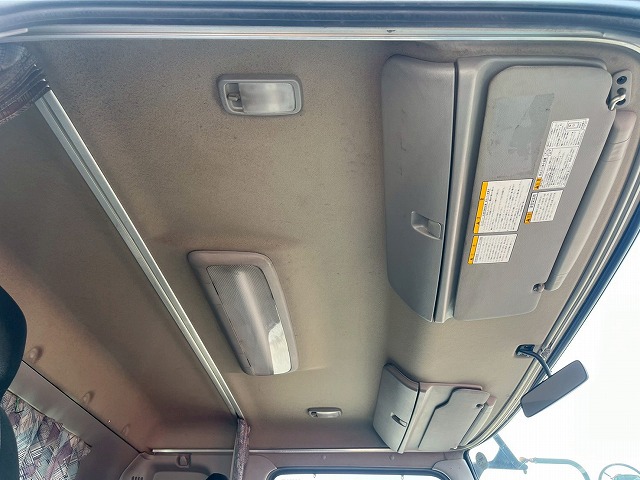 増トン★11トン積載★3軸2デフ★KYB製・8.9立米★ワンオーナー|中古トラックの販売・買取・査定のアイナビ