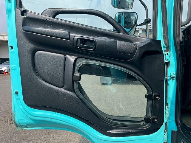 増トン★11トン積載★3軸2デフ★KYB製・8.9立米★ワンオーナー|中古トラックの販売・買取・査定のアイナビ