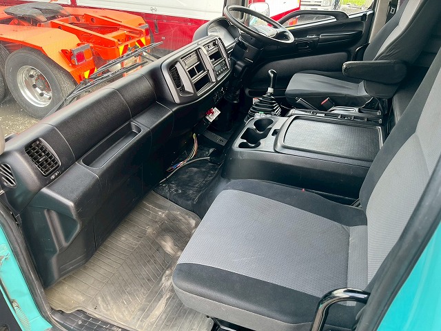 増トン★11トン積載★3軸2デフ★KYB製・8.9立米★ワンオーナー|中古トラックの販売・買取・査定のアイナビ