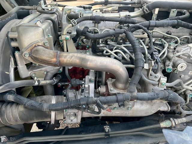 増トン★11トン積載★3軸2デフ★KYB製・8.9立米★ワンオーナー|中古トラックの販売・買取・査定のアイナビ