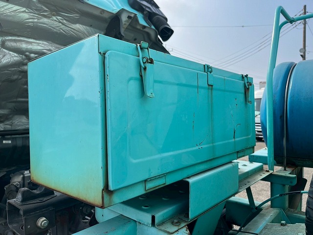 増トン★11トン積載★3軸2デフ★KYB製・8.9立米★ワンオーナー|中古トラックの販売・買取・査定のアイナビ