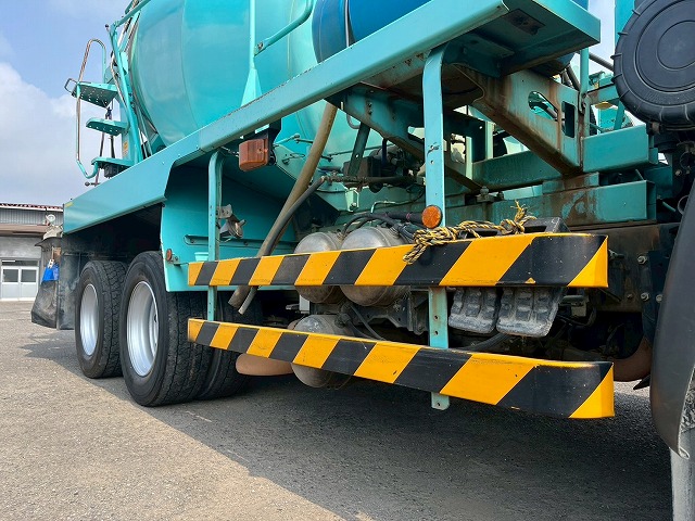 増トン★11トン積載★3軸2デフ★KYB製・8.9立米★ワンオーナー|中古トラックの販売・買取・査定のアイナビ