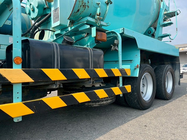 増トン★11トン積載★3軸2デフ★KYB製・8.9立米★ワンオーナー|中古トラックの販売・買取・査定のアイナビ