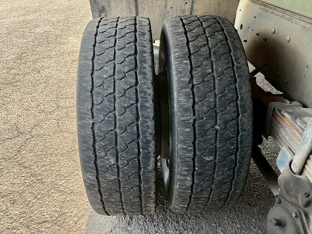 増トン★11トン積載★3軸2デフ★KYB製・8.9立米★ワンオーナー|中古トラックの販売・買取・査定のアイナビ