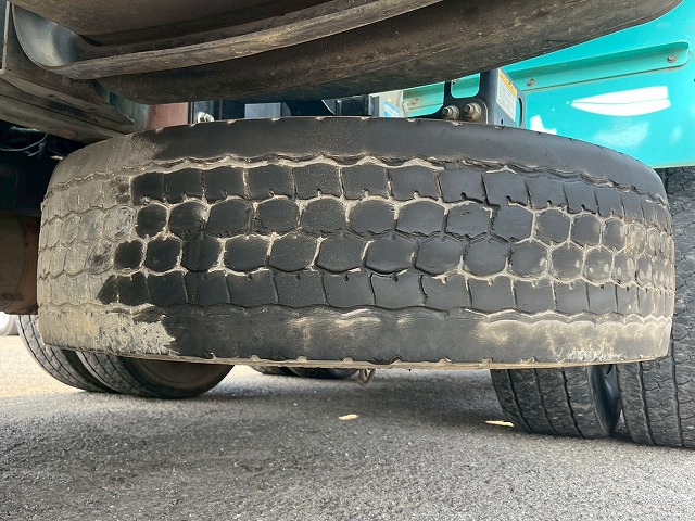 増トン★11トン積載★3軸2デフ★KYB製・8.9立米★ワンオーナー|中古トラックの販売・買取・査定のアイナビ