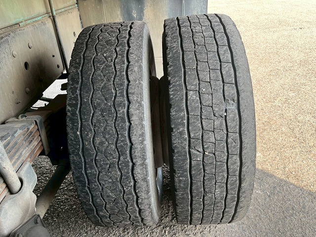 増トン★11トン積載★3軸2デフ★KYB製・8.9立米★ワンオーナー|中古トラックの販売・買取・査定のアイナビ