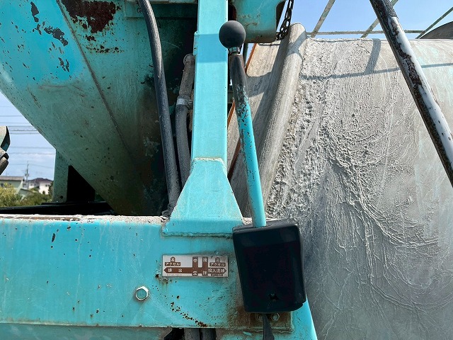 増トン車★11トン積載★3軸2デフ★KYB製・8.9立米★ワンオーナー|中古トラックの販売・買取・査定のアイナビ