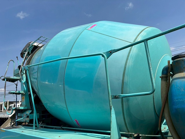 増トン車★11トン積載★3軸2デフ★KYB製・8.9立米★ワンオーナー|中古トラックの販売・買取・査定のアイナビ