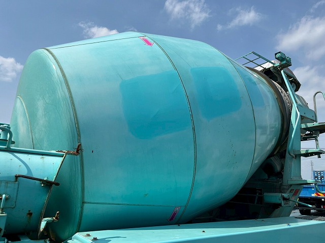 増トン車★11トン積載★3軸2デフ★KYB製・8.9立米★ワンオーナー|中古トラックの販売・買取・査定のアイナビ