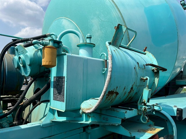 増トン車★11トン積載★3軸2デフ★KYB製・8.9立米★ワンオーナー|中古トラックの販売・買取・査定のアイナビ