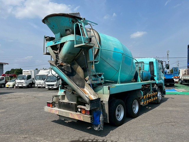 増トン車★11トン積載★3軸2デフ★KYB製・8.9立米★ワンオーナー|中古トラックの販売・買取・査定のアイナビ