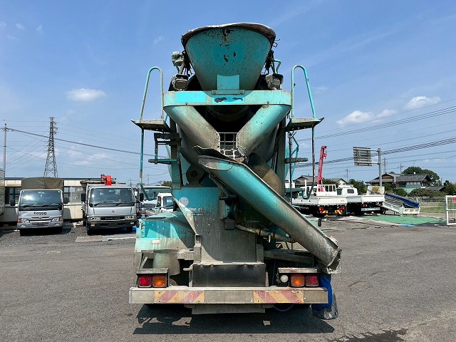 増トン車★11トン積載★3軸2デフ★KYB製・8.9立米★ワンオーナー|中古トラックの販売・買取・査定のアイナビ