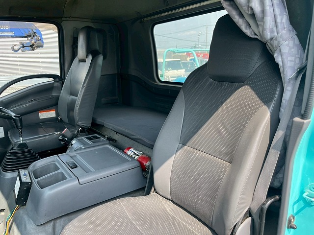 増トン車★11トン積載★3軸2デフ★KYB製・8.9立米★ワンオーナー|中古トラックの販売・買取・査定のアイナビ